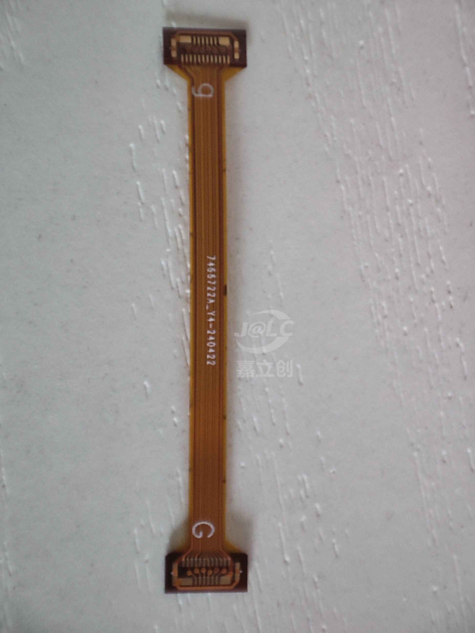 很棒~, FPC非常的精细，PI补强也比预想的要硬， 细长又能承载大量通讯线的FPC非常适合我主板和屏幕的连接，太棒了~
