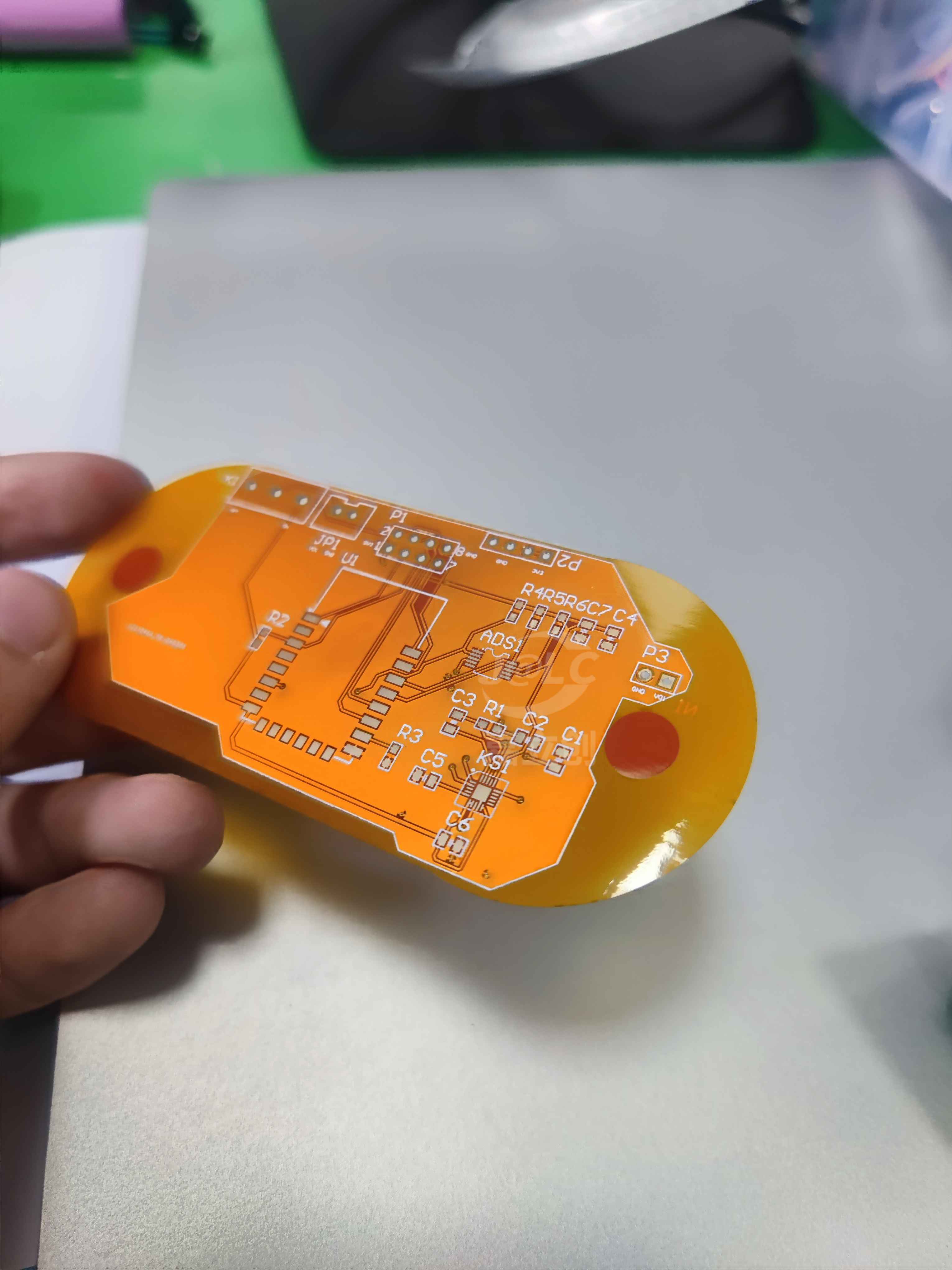 质量非常不错，第一次软板体验。用来打便携心电采集设备非常合适。