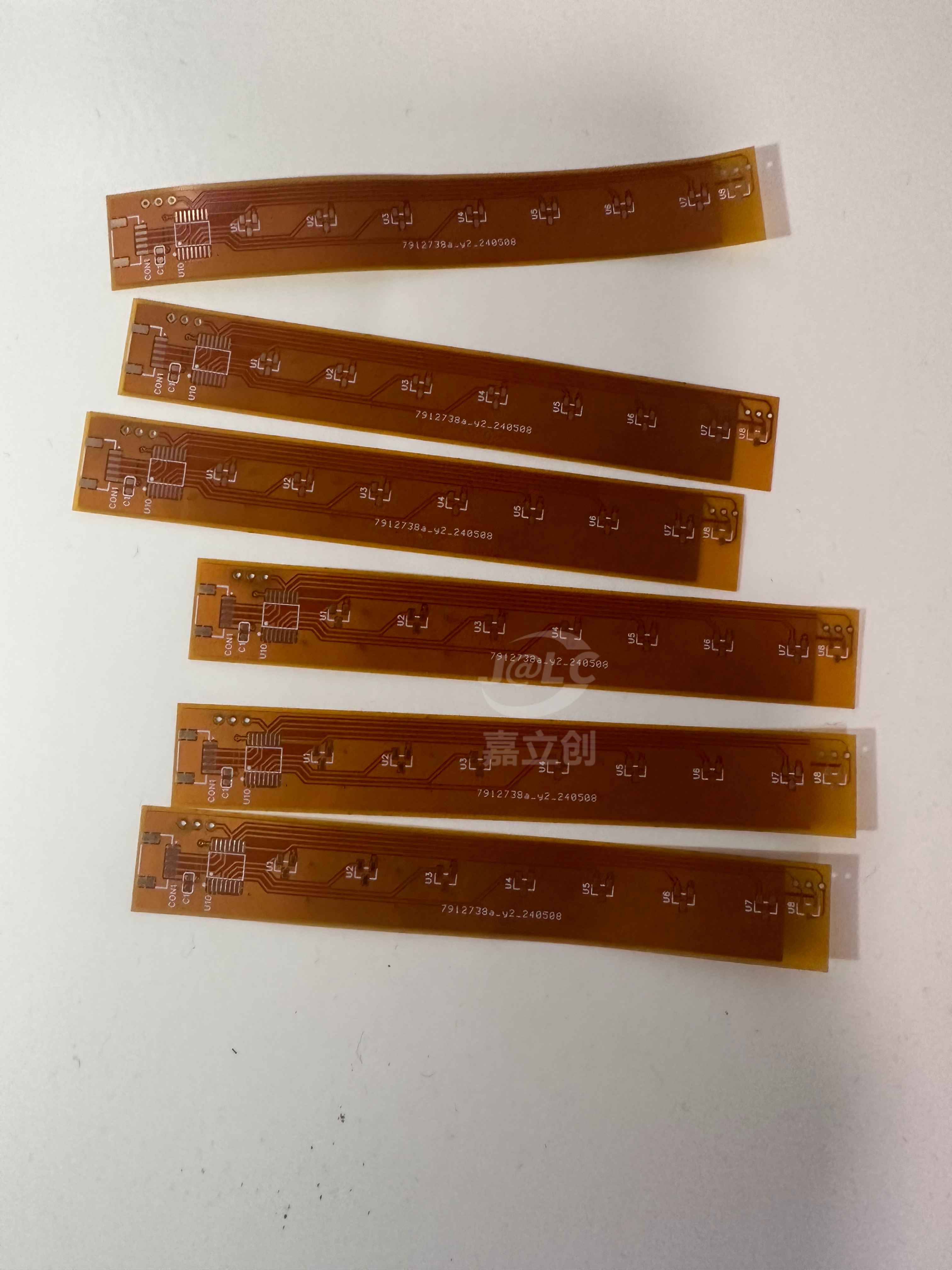 第一次在嘉立创打样FPC软板，质量优秀，尺寸精准 ，板面平整，用静电袋包装好评，感谢立创