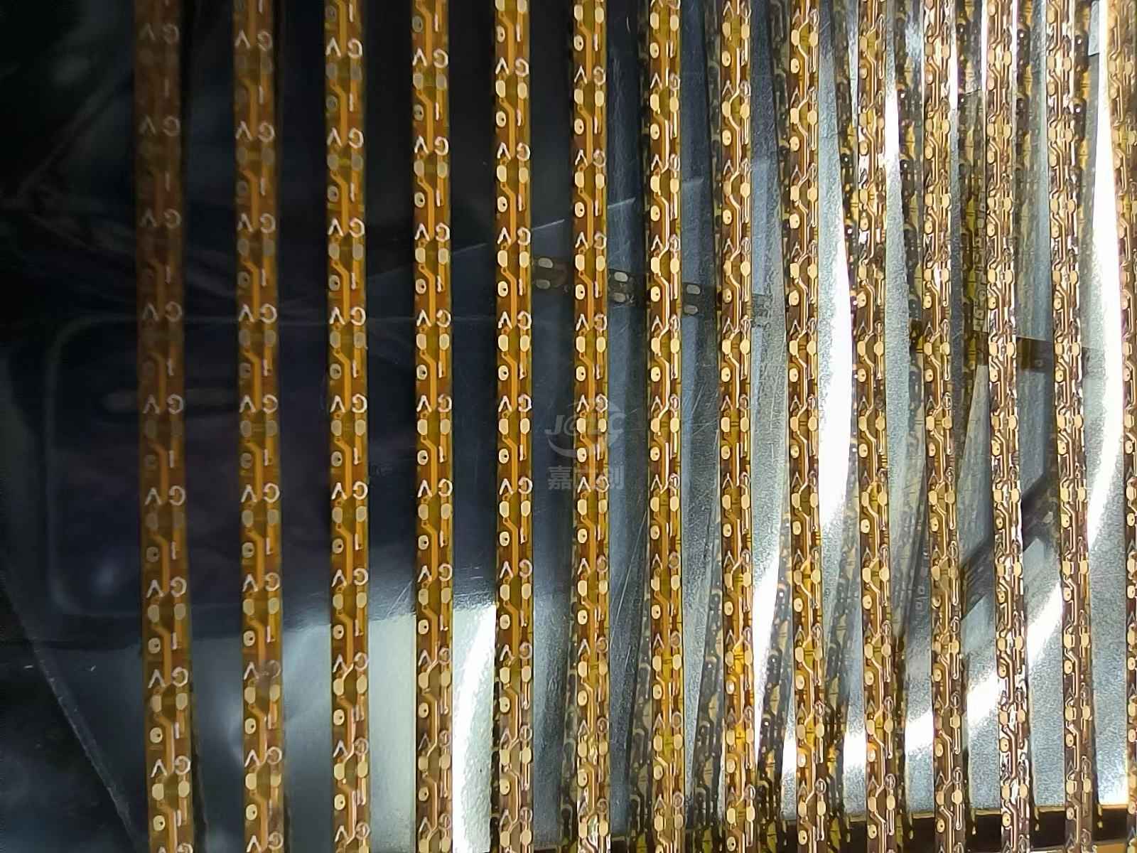 发货快，服务好，嘉立创有什么问题都很及时回复，也很专业，工程师和售前售后都很负责，感谢