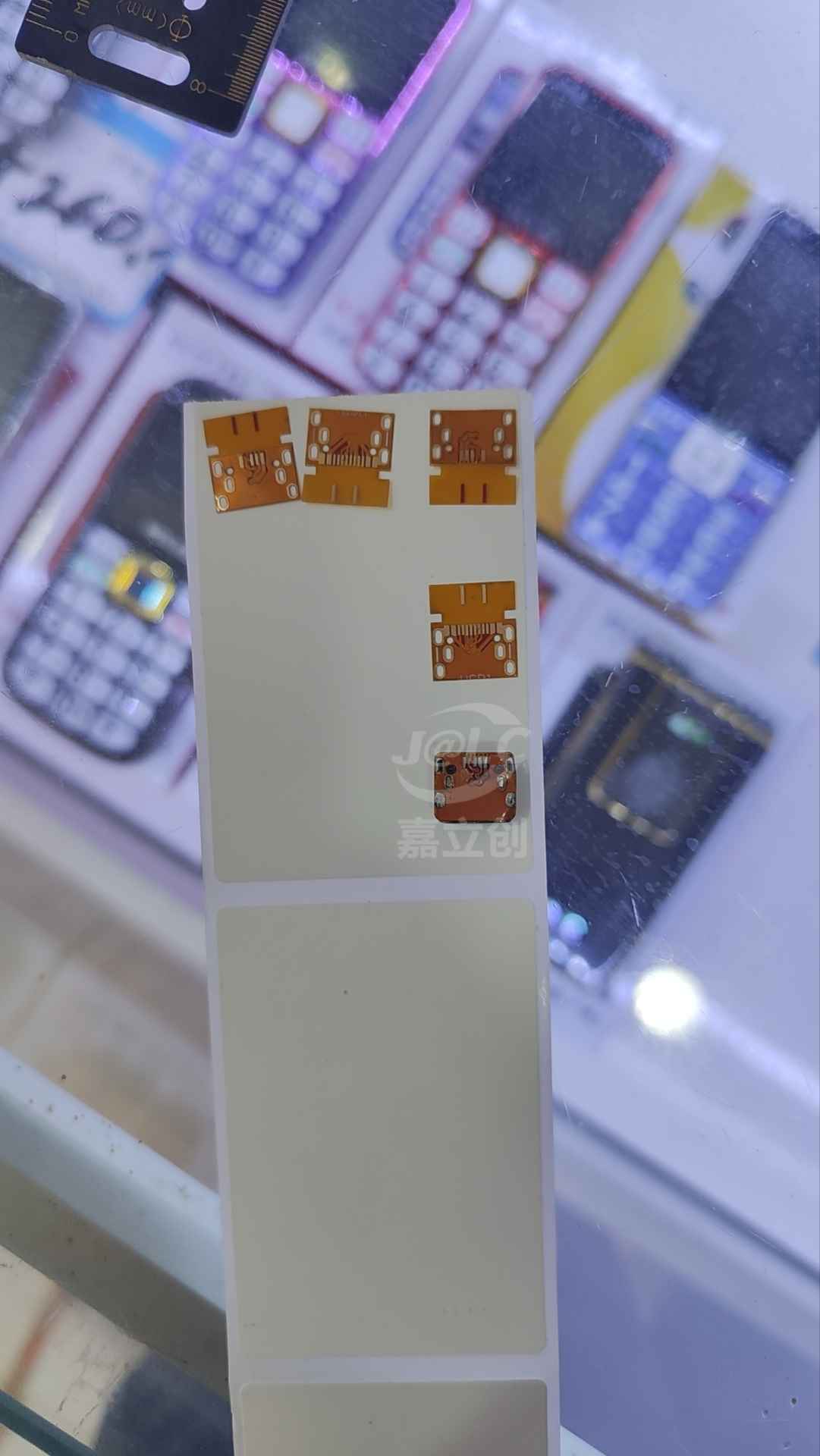 好用  加了辅助线定位 很柔软