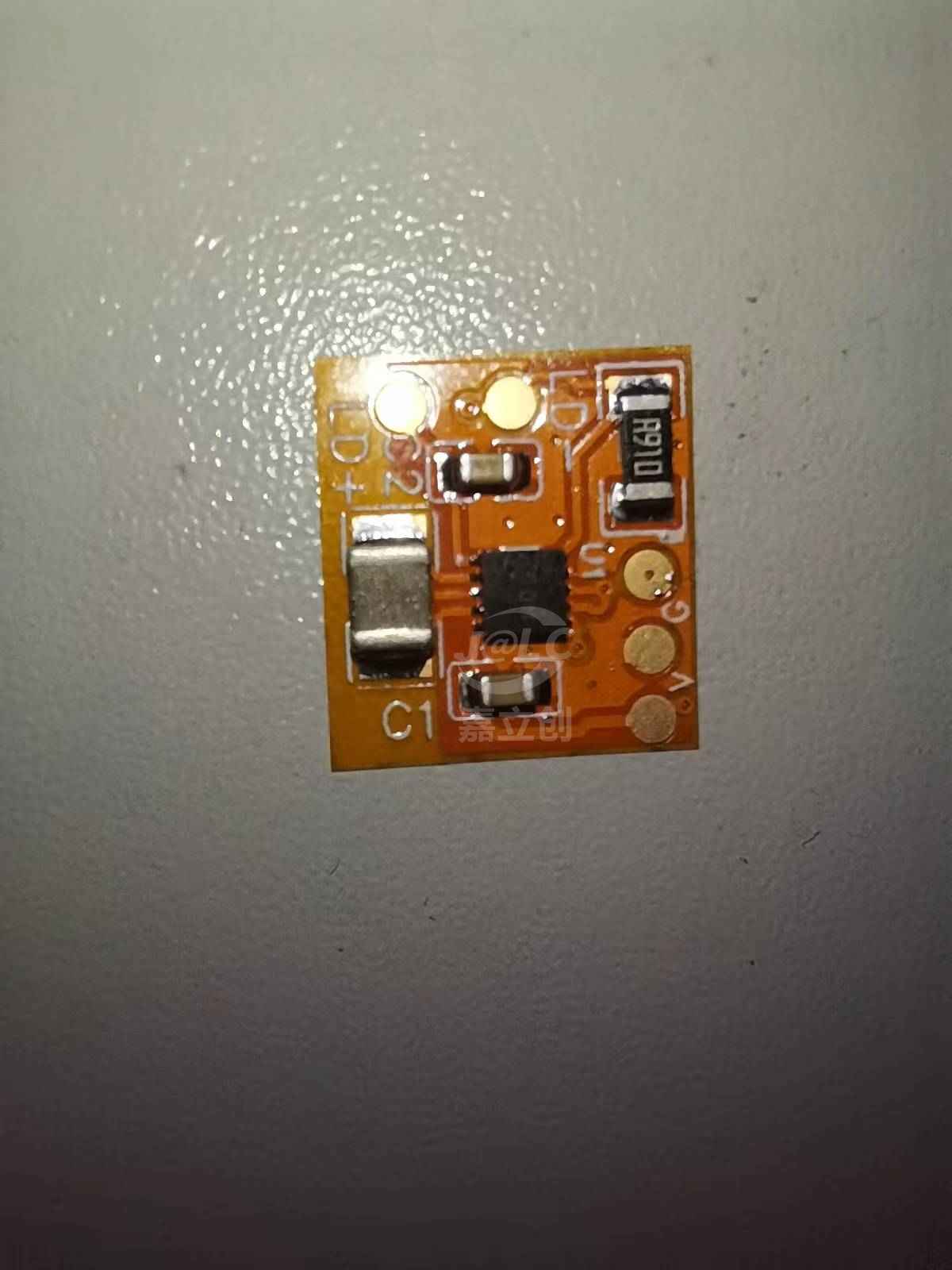 制板工艺很好，印刷精美，用作恒流驱动SMA,能够有效减轻产品重量和尺寸