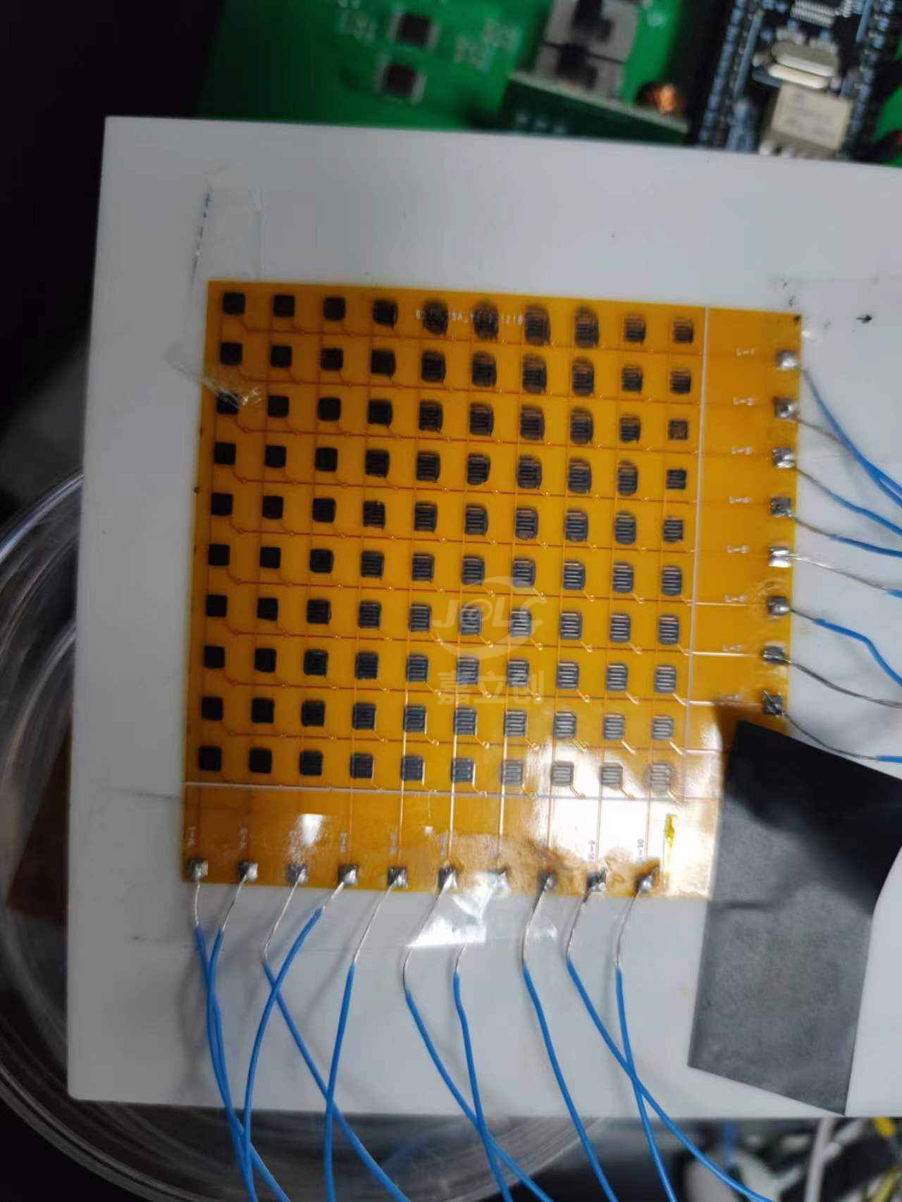 东西很好用，导电性能特别好，适合高温环境应用。