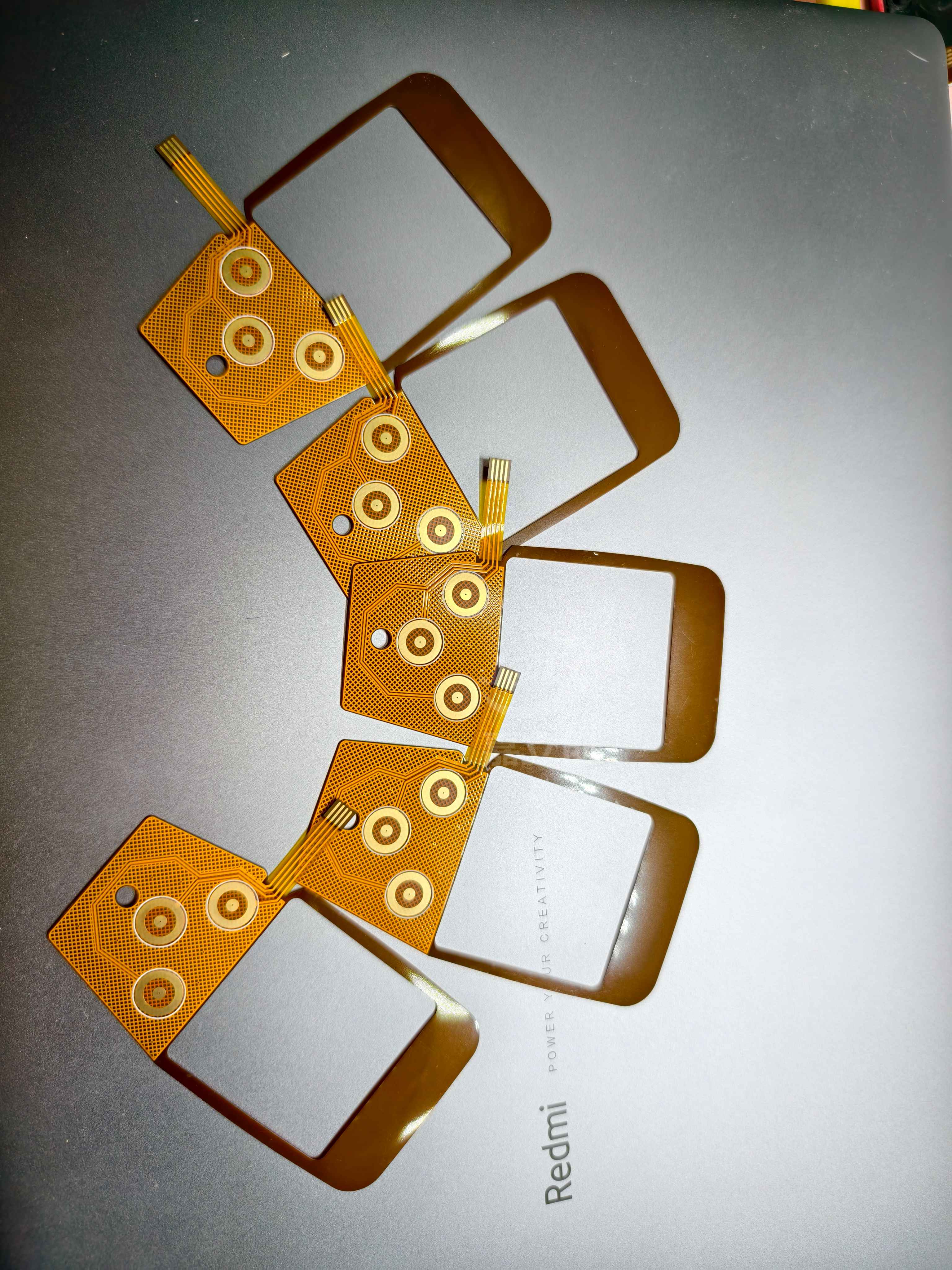 用了首单FPC免费券，终于把搁置了4年多的仪表修好了。
从最开始不会设计原理图、PCB，到逐渐能够做简单的电路设计，焊接元器件，在嘉立创薅了不设羊毛。
感谢嘉立创给我提供了这么好的平台