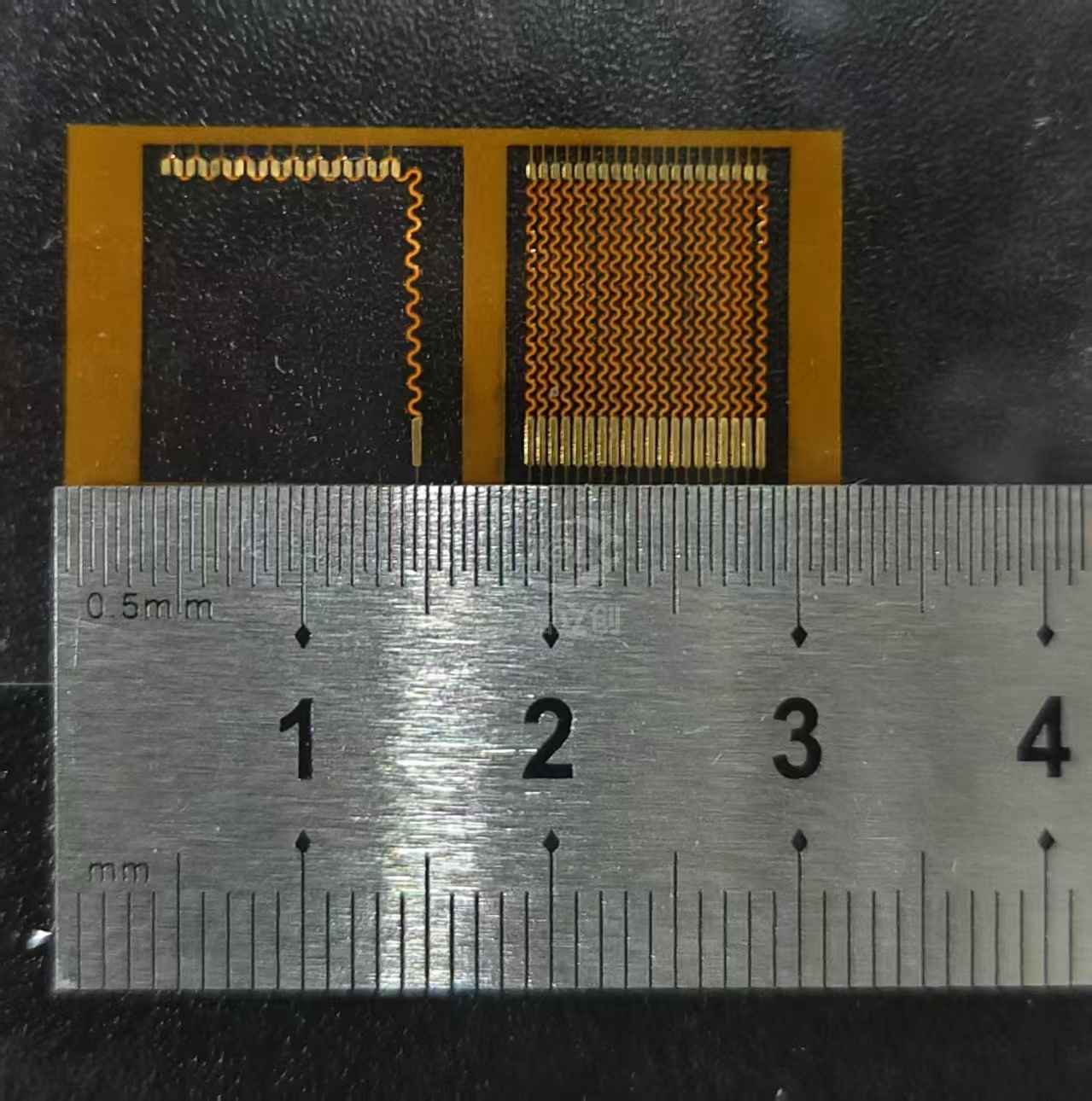 表面平整无皱褶，焊盘光滑无氧化，覆盖膜对位精准，精密如一，制备卓越！