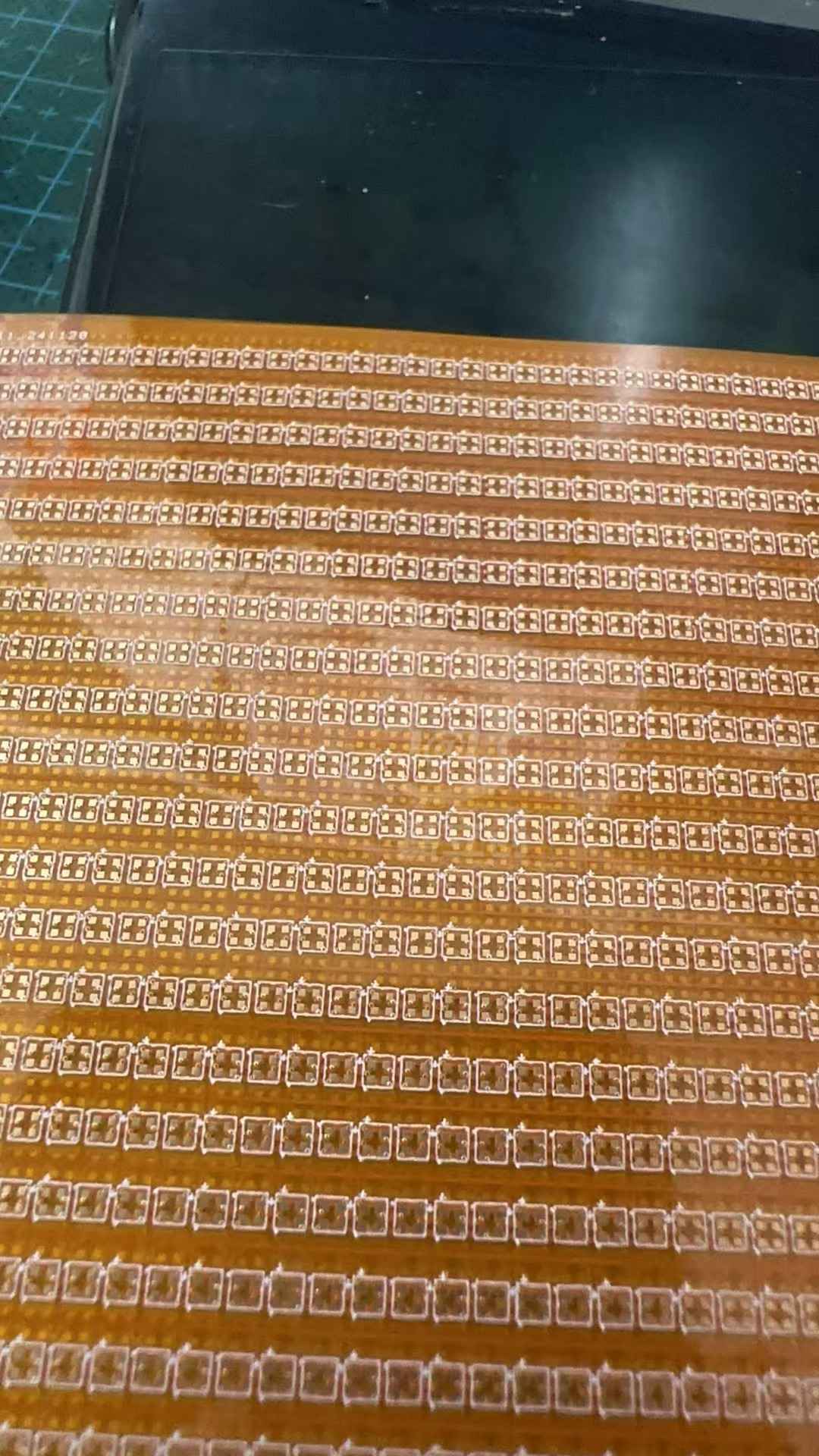 感谢嘉立创，东西到手后很满意，很合适，精度细节比我预想的还好，中间下单折腾了几次客服还不厌其烦交流。